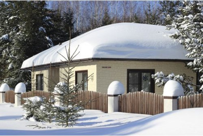 Фасадная панель Grand Line Крупный камень Classic молочный